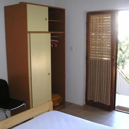 Vojna Apartman *