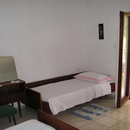 Vojna Apartman *